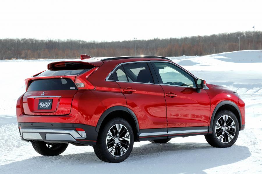  Mitsubishi Eclipse Cross 2017 года  (JP) (фото 8 из 41)